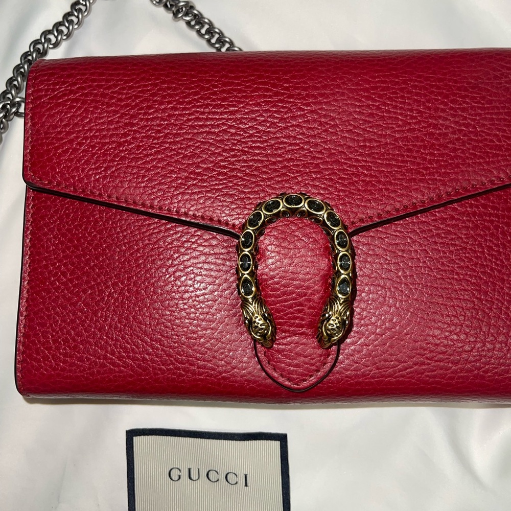 Gucci- Dionysus Leather mini chain bag in red